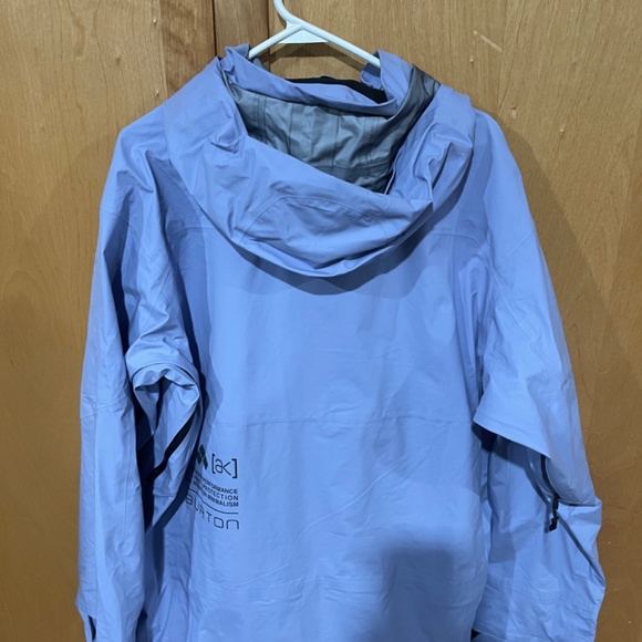 Burton ak snowboard jacket and bib pants - Picture 4 of 6